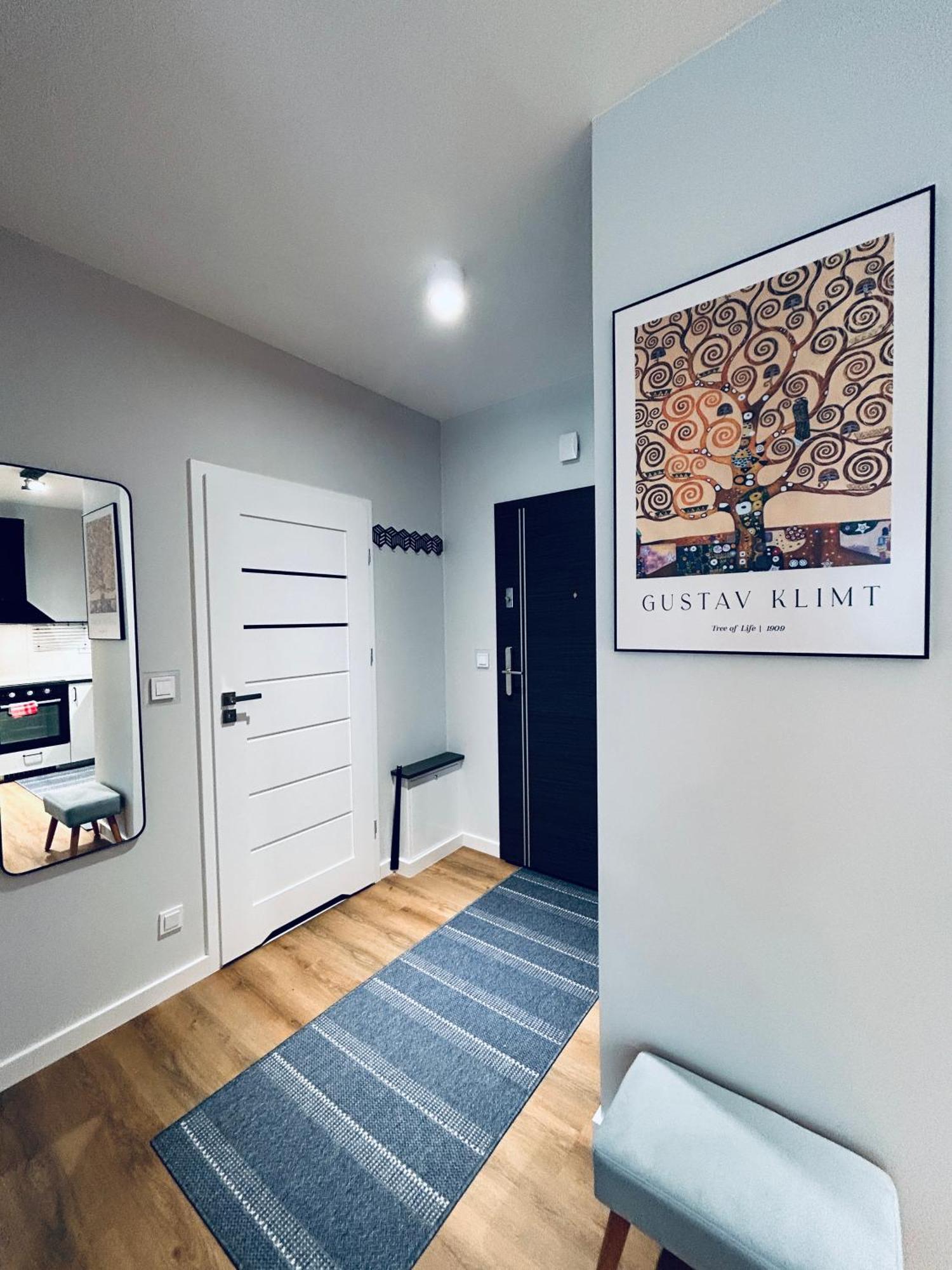 Boleslaviaapartments - Apartament Merci 4, Private Parking Free, Air Condition Boleslawiec  Bagian luar foto